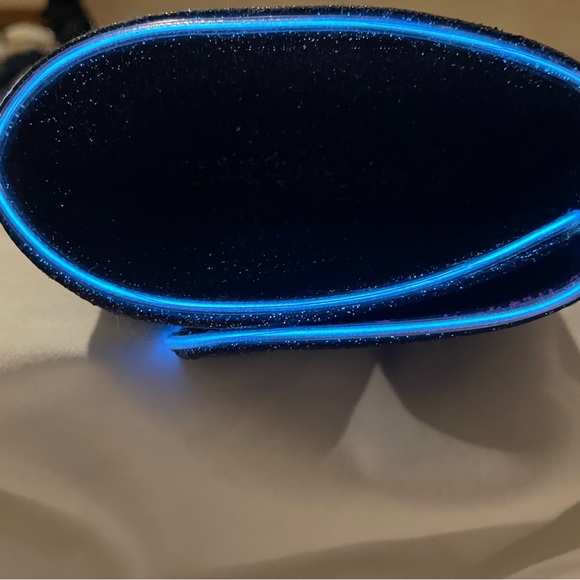 Taxi LIGHT Up purse or glitter light up purse from New York fashion week! - Picture 8 of 11